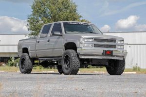 Chevrolet K2500 Suburban Suspension Lift Kit - Rough Country - 6 Inch Lift Kit | 8-Lug | V2 - '92-'99